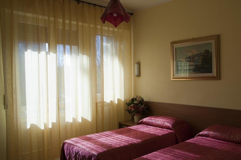 Hotel Il Cavaliere Nero Tirrenia Room photo